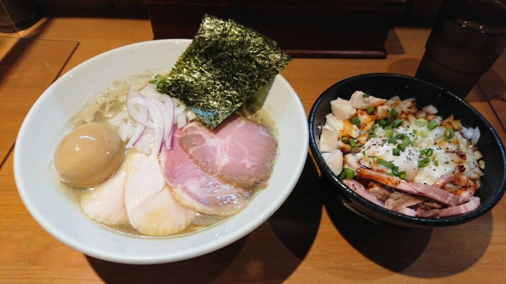 江東区亀戸のつきひ：特製中華蕎麦+肉飯