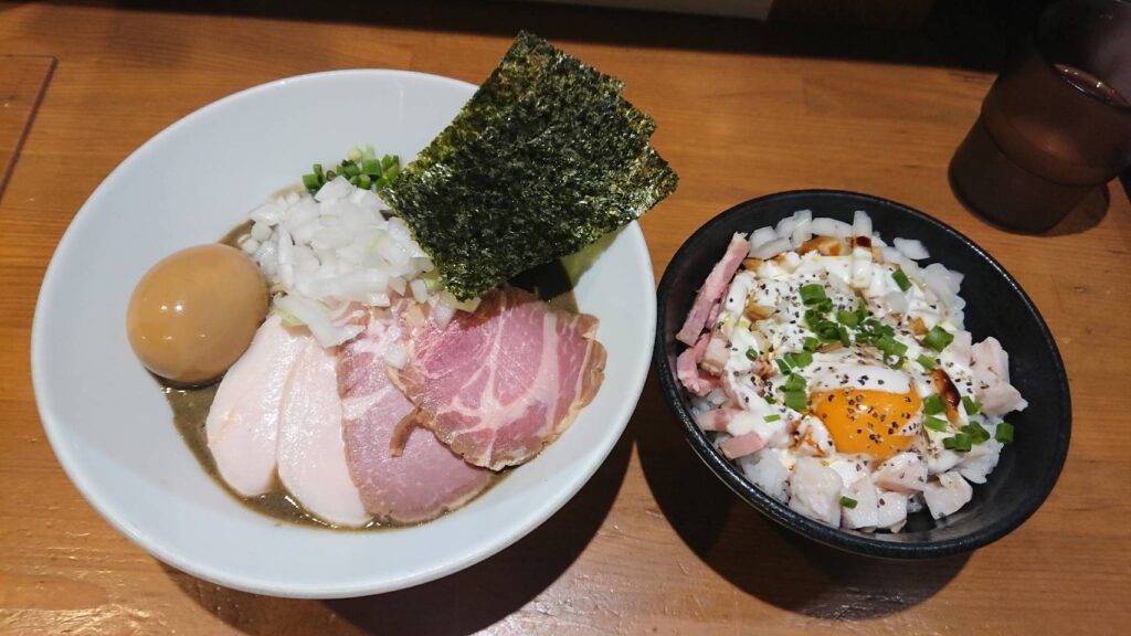 亀戸、つきひ：特製 濃厚煮干蕎麦＆肉飯