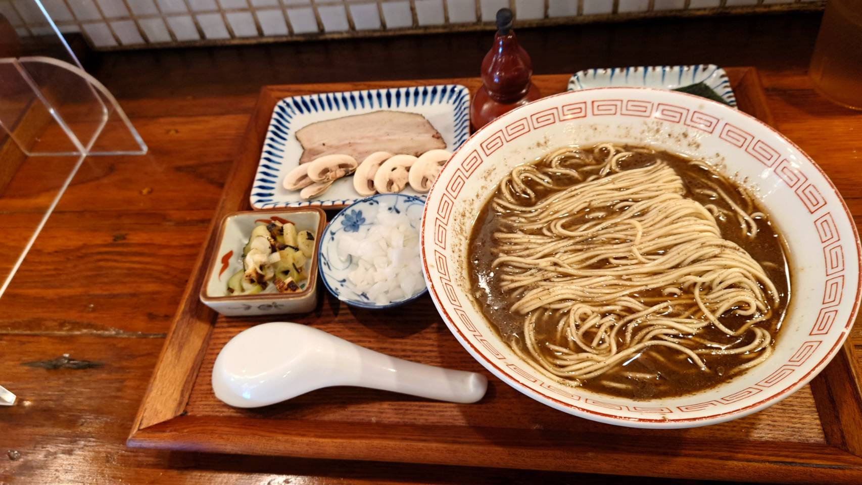 新橋：炭火焼濃厚中華そば 倫道濃厚マッシュルーム