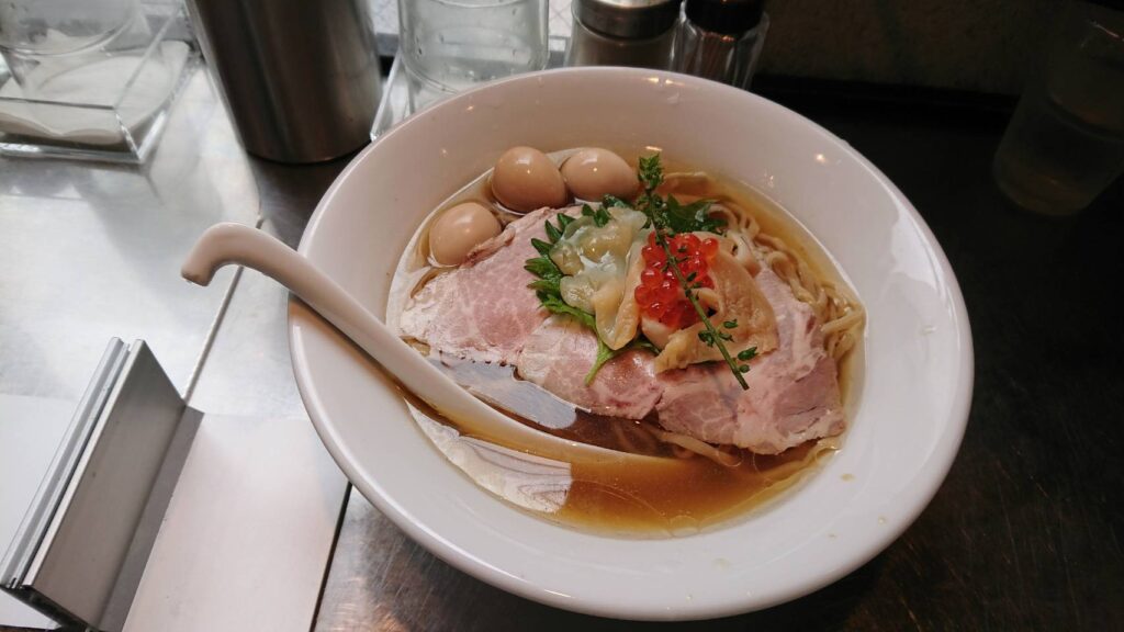 冷し貝出汁蕎麦(たわやか麺)つぶ貝、とり貝漬けイクラ添え限定６