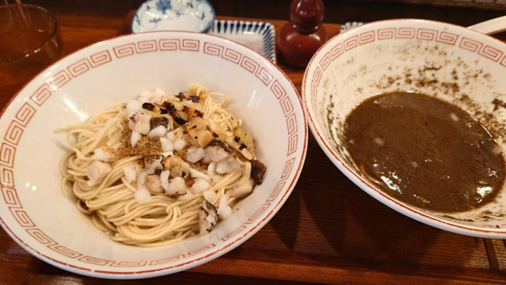 新橋：炭火焼濃厚中華そば 倫道和え麺