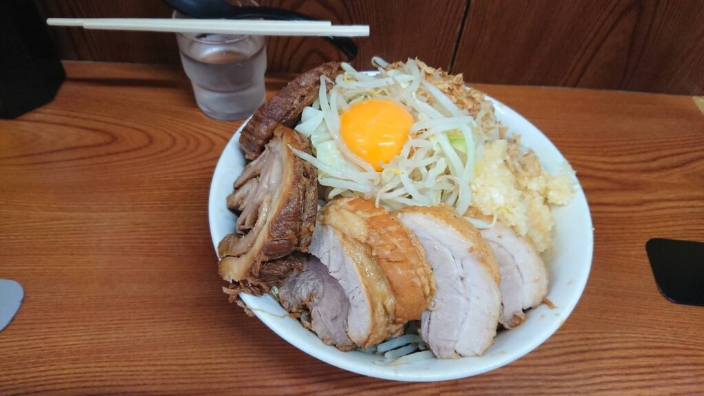 江東区亀戸、ラーメン二郎 亀戸店さん：汁無し (豚５枚入り) ニンニク増し野菜増し1