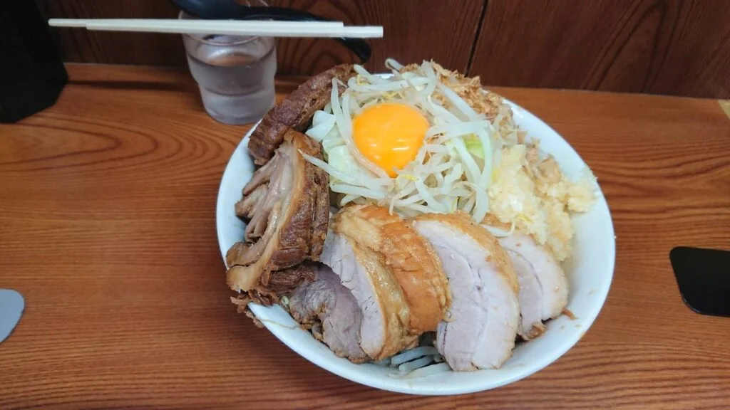 江東区亀戸、ラーメン二郎 亀戸店さん:汁無し (豚5枚入り) ニンニク増し野菜増し1