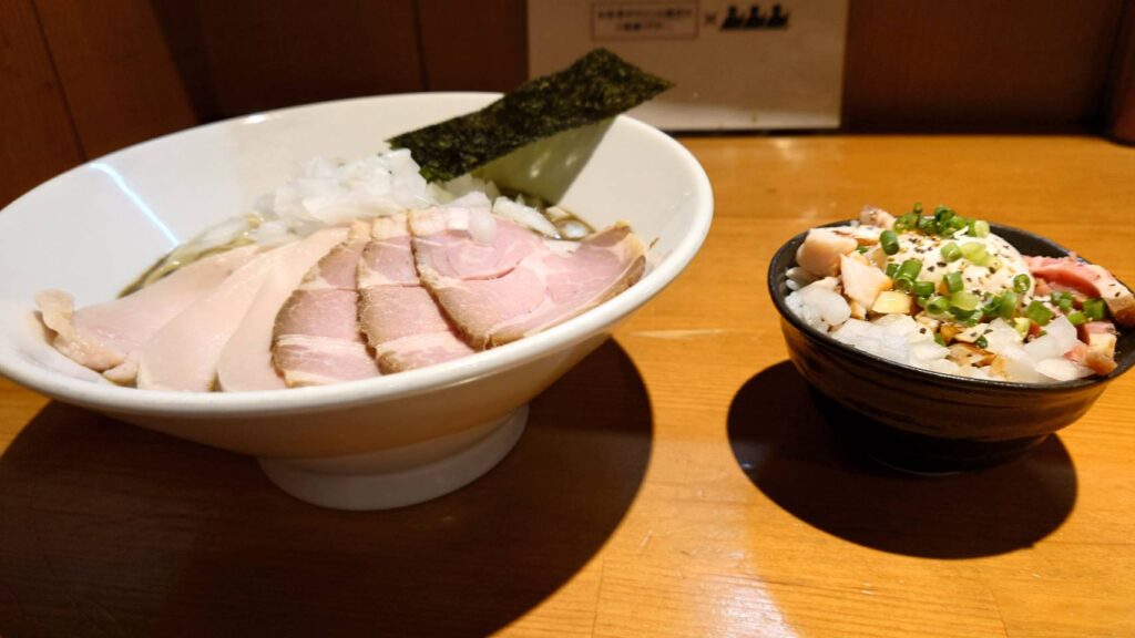 江東区亀戸、ひつきさん：シャーシュー濃厚蕎麦+一口(ひとくち)肉飯・写真2.jpg