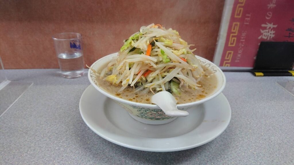 墨田区東向島、味の横綱さん：肉入り湯麺