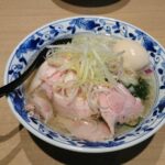 台東区浅草、貝出汁らぁ麺 海美風 浅草店さん：特製塩らぁ麺 (大盛)