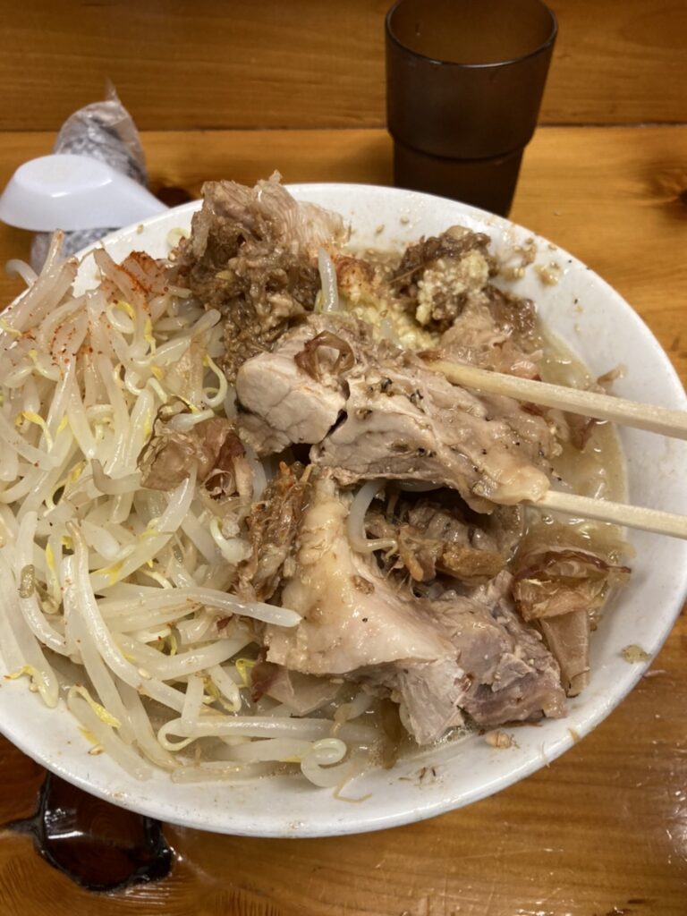 吹田市寿町、ラーメン池田屋 吹田店さん：塩とんこつラーメン小(300g)・チャーシュー