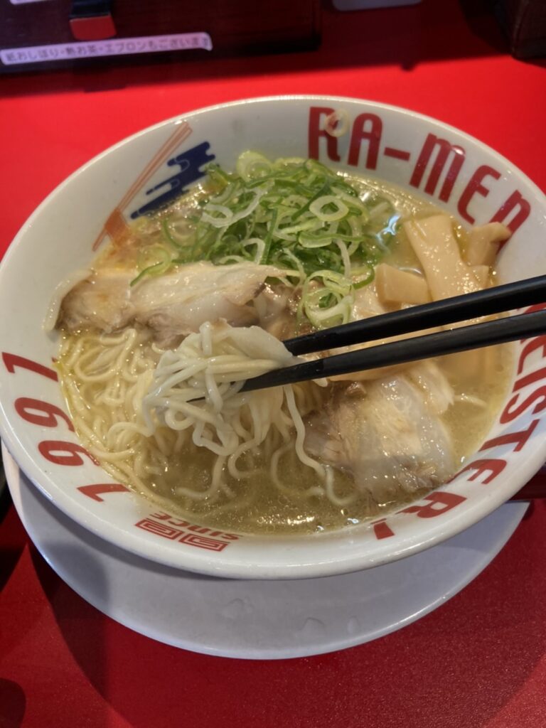 岸和田市東大路町、希望軒 岸和田店さん：塩ラーメン500円・ツルっと