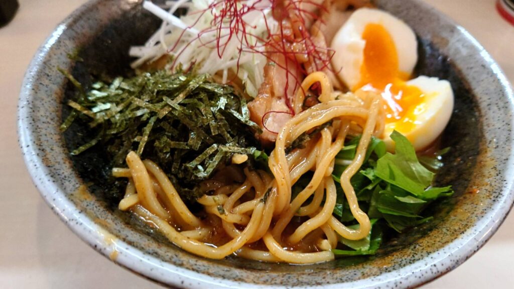 千代田区神田須田町、秋葉原のニコニコさん：ポタージュカレー麺・スープと麺