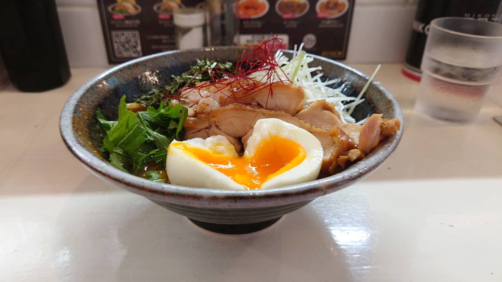 千代田区神田須田町、秋葉原のニコニコさん：ポタージュカレー麺・正面