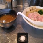 台東区東上野、さんじさん：mad curry黄金昆布水つけ蕎麦(特盛)・斜め上から