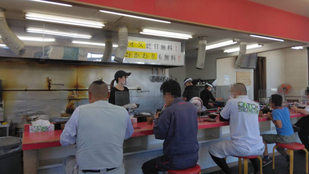 市原市八幡浦、ぼうそう家さん：カウンター席