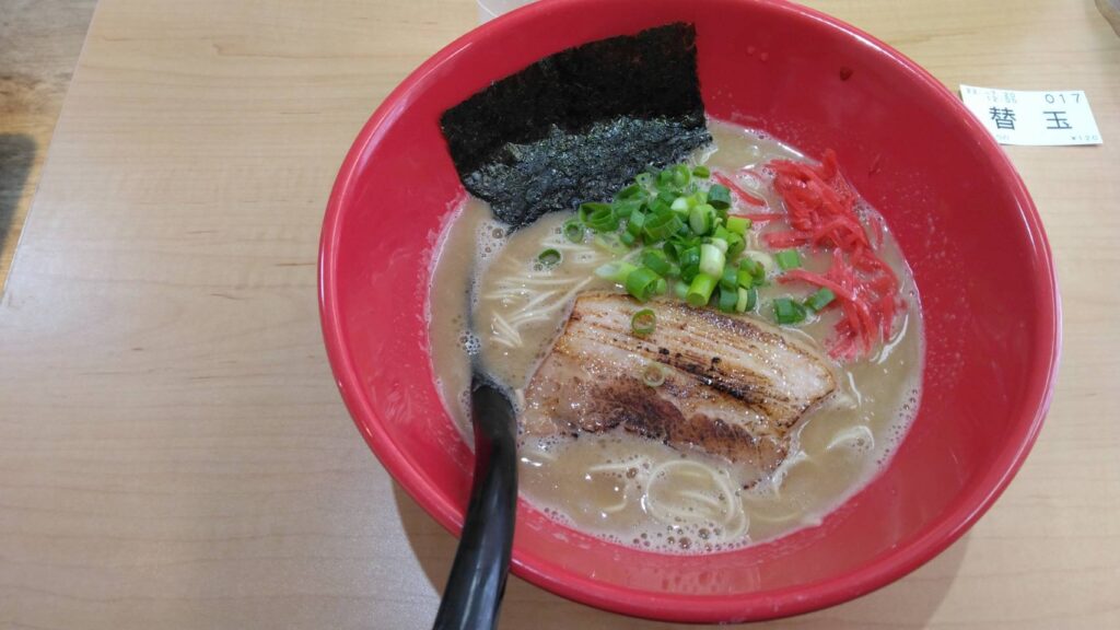 船橋市前貝塚町、麺屋もりのさん：とんこつラーメン(細麺)