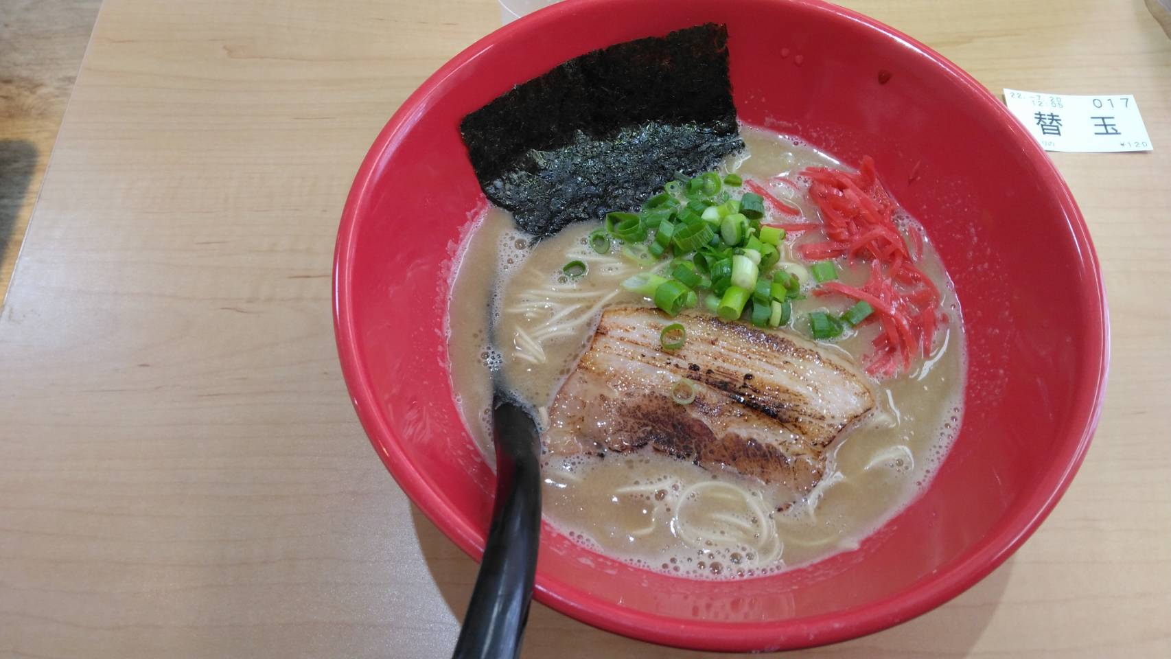 船橋市前貝塚町、麺屋もりのさん：とんこつラーメン(細麺)