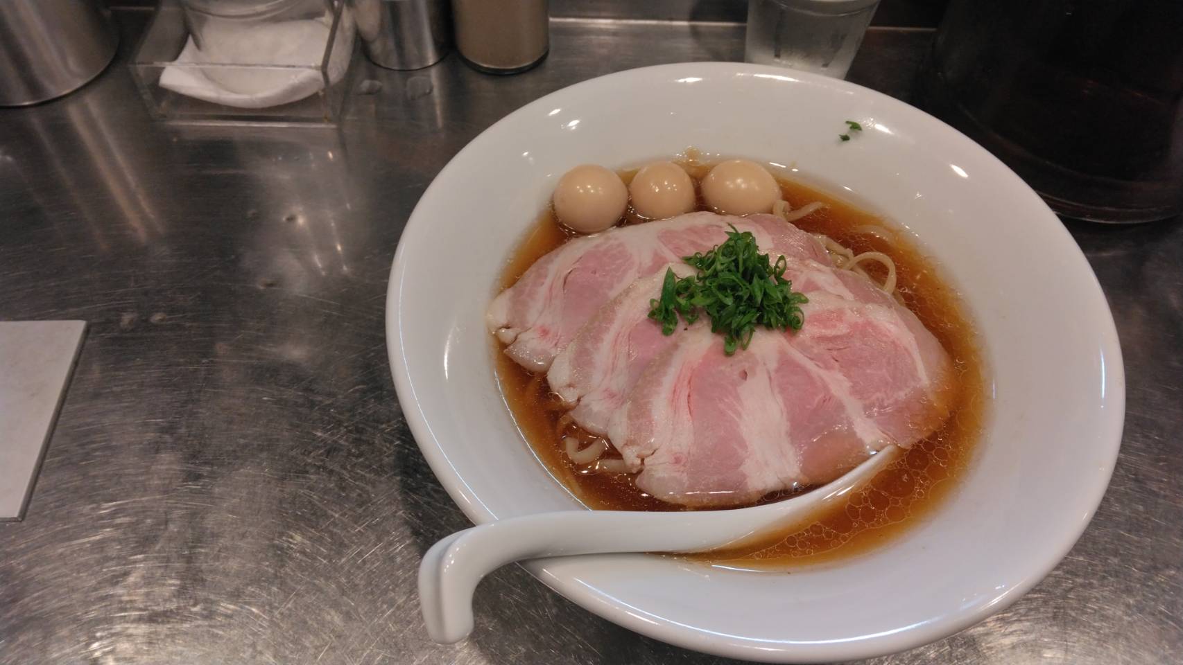 台東区東上野、さんじさん：限定２🍜冷し蜆醤油蕎麦(たわやか麺)