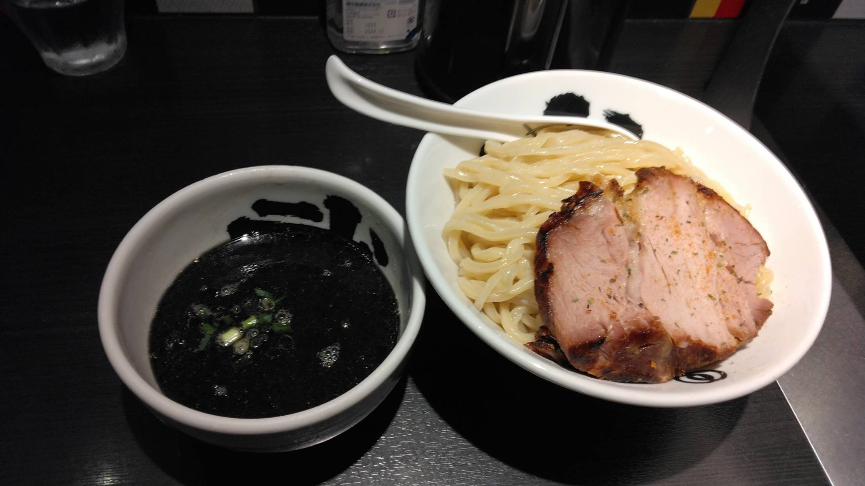 台東区上野、上野 麺屋武蔵 武骨相傳さん：黒つけ麺2.5倍盛