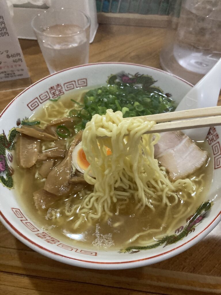 倉吉市堺町、縁～えにし～さん：牛骨ラーメン大