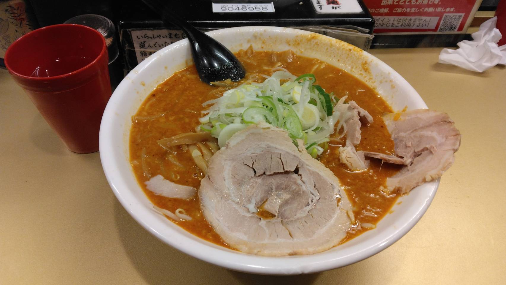 江東区亀戸、超ごってり麺 ごっつ 亀戸本店さん：カレーラーメン (3辛)