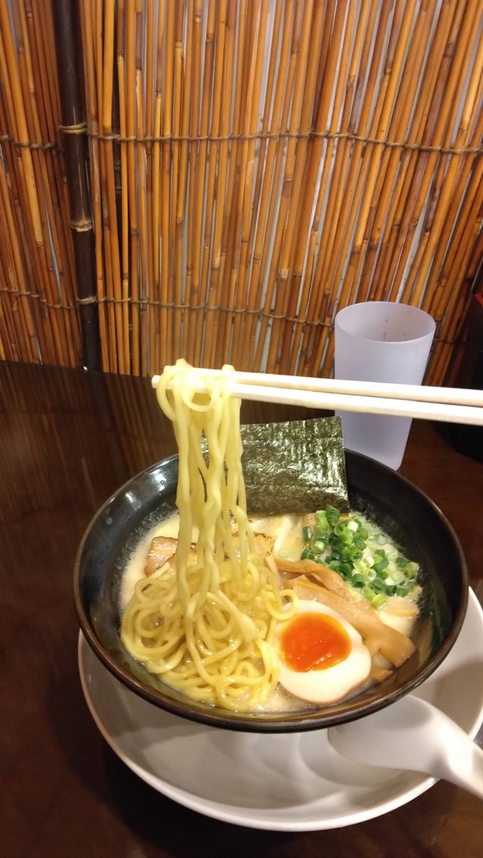 江東区亀戸、らーめんなが田さん：特製 (塩)+くずれチャーシューめし・スープと麺