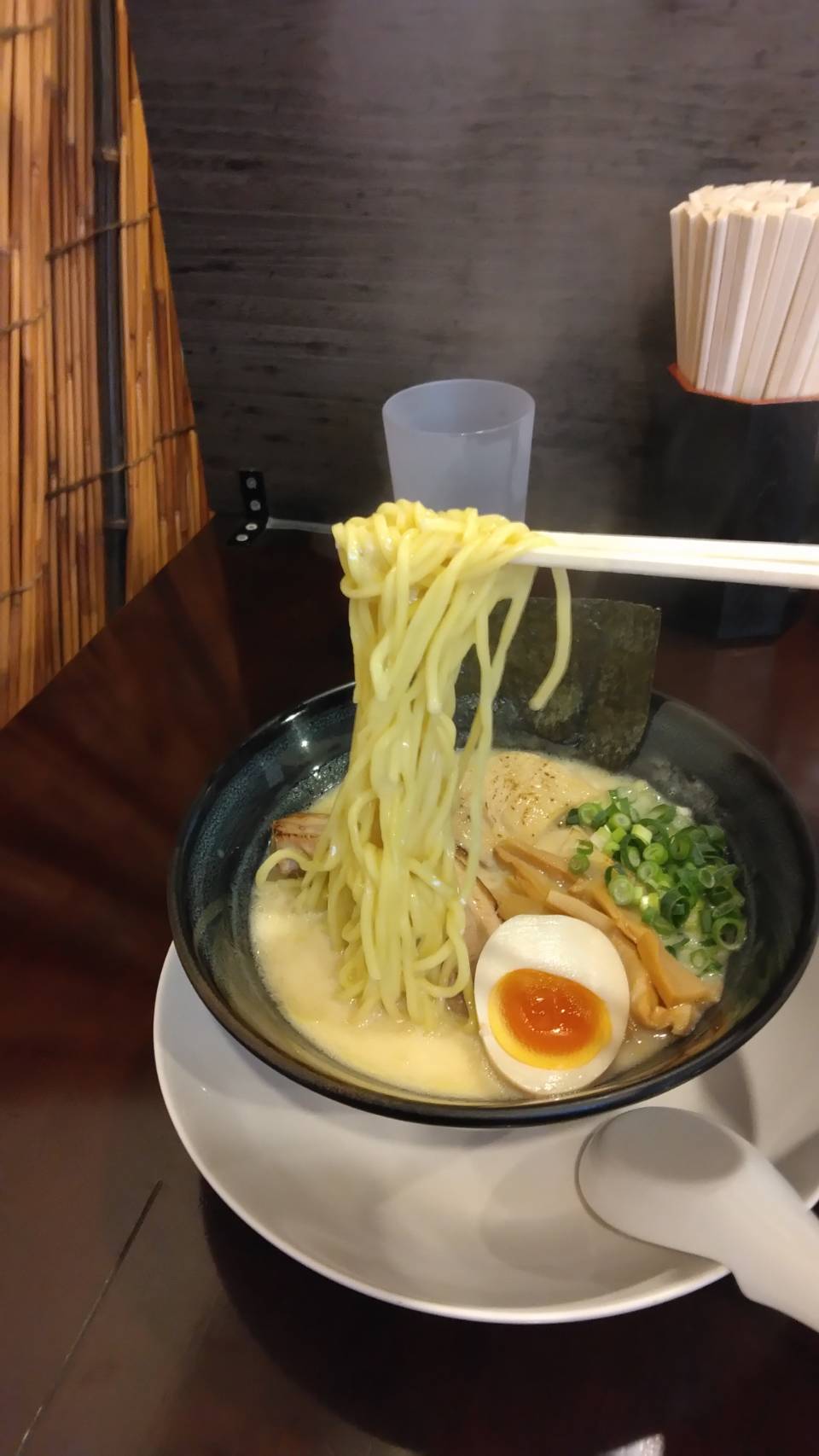 江東区亀戸、らーめんなが田さん：特製 (塩)・スープと麺