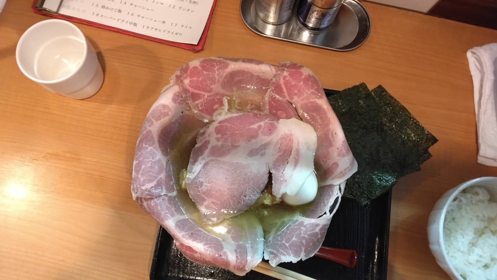 江東区亀戸、亀戸拉麺さん：特製(塩)・真上から