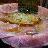 江東区亀戸、亀戸拉麺さん：鉢盛！チャーシュー麺・近くからスープと麺