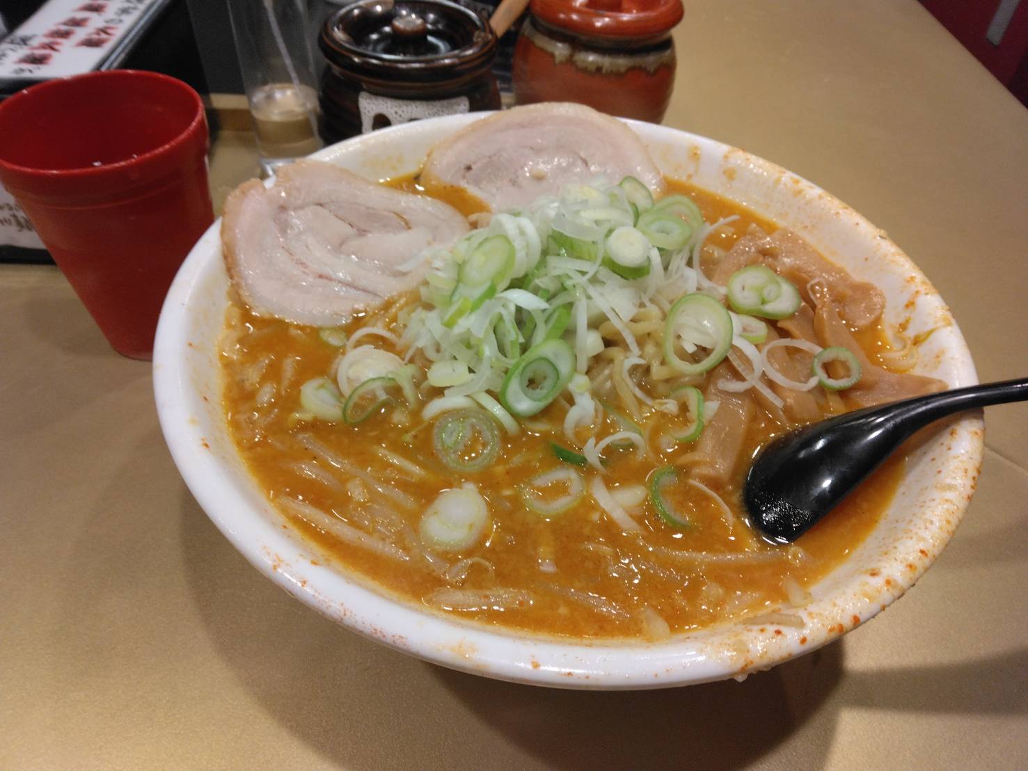 江東区亀戸、超ごってり麺 ごっつ 亀戸本店さん：カレーラーメン２辛