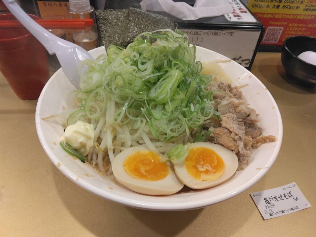 江東区亀戸、超ごってり麺 ごっつ 亀戸本店さん：亀戸まぜそば(大盛)