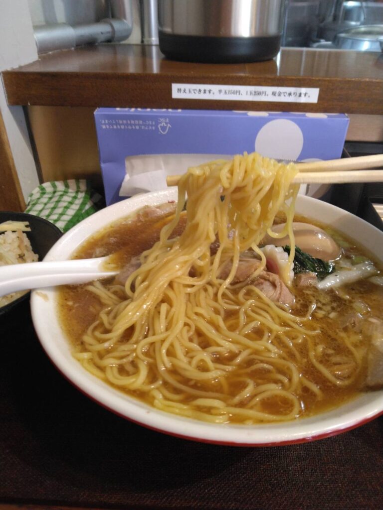 墨田区押上、中華そば 政好さん：政好セット+チャーシュー､味玉・スープと麺