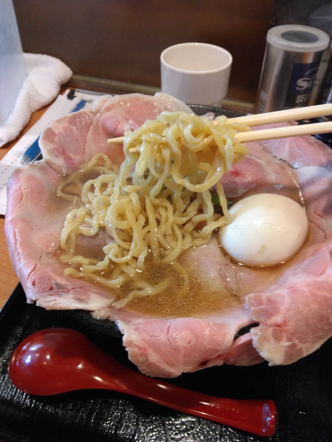 江東区亀戸、亀戸拉麺さん：特製塩・スープと麺