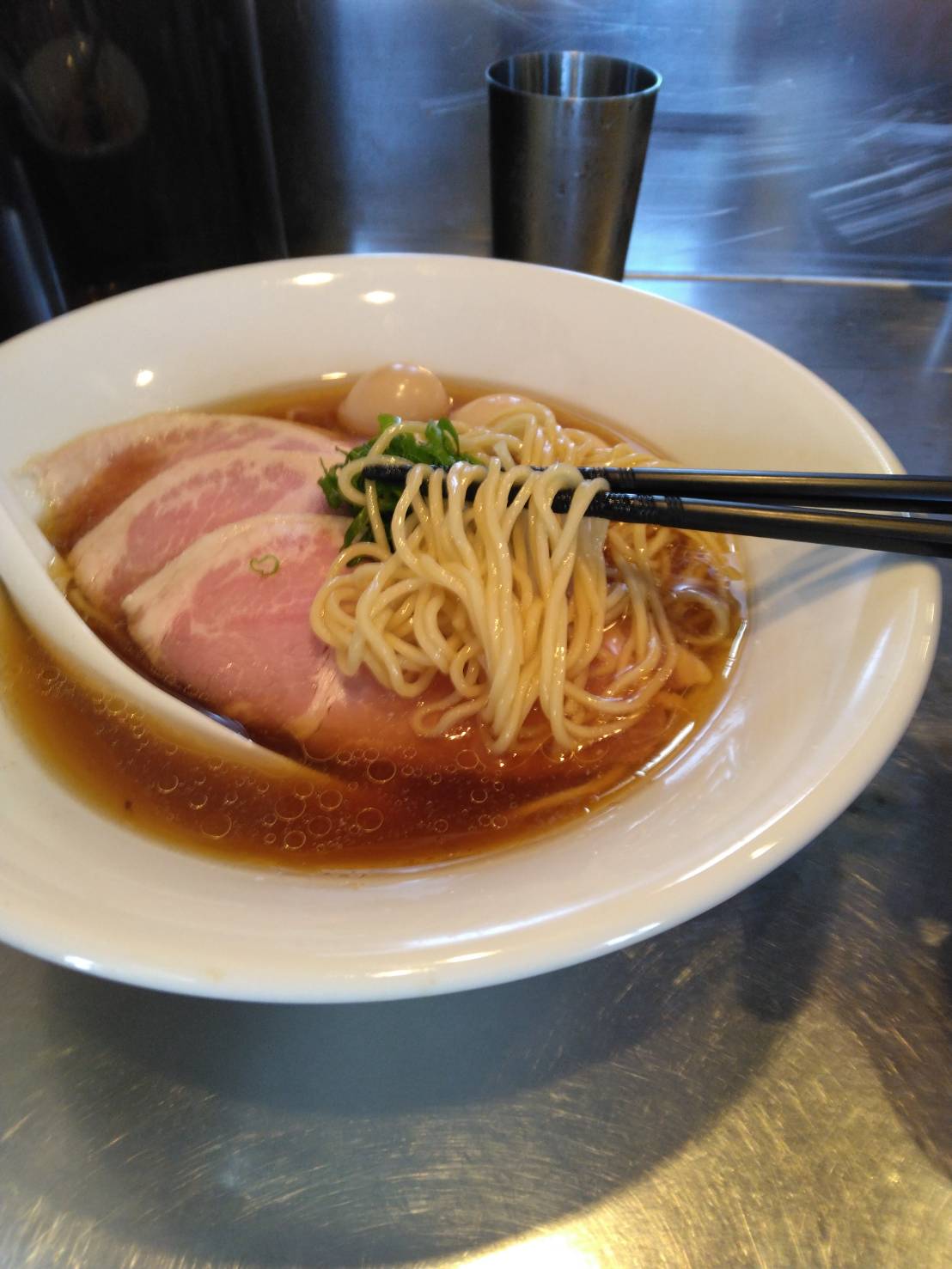 台東区東上野、さんじさん：限定２冷し蜆醤油煮干蕎麦・スープと麺