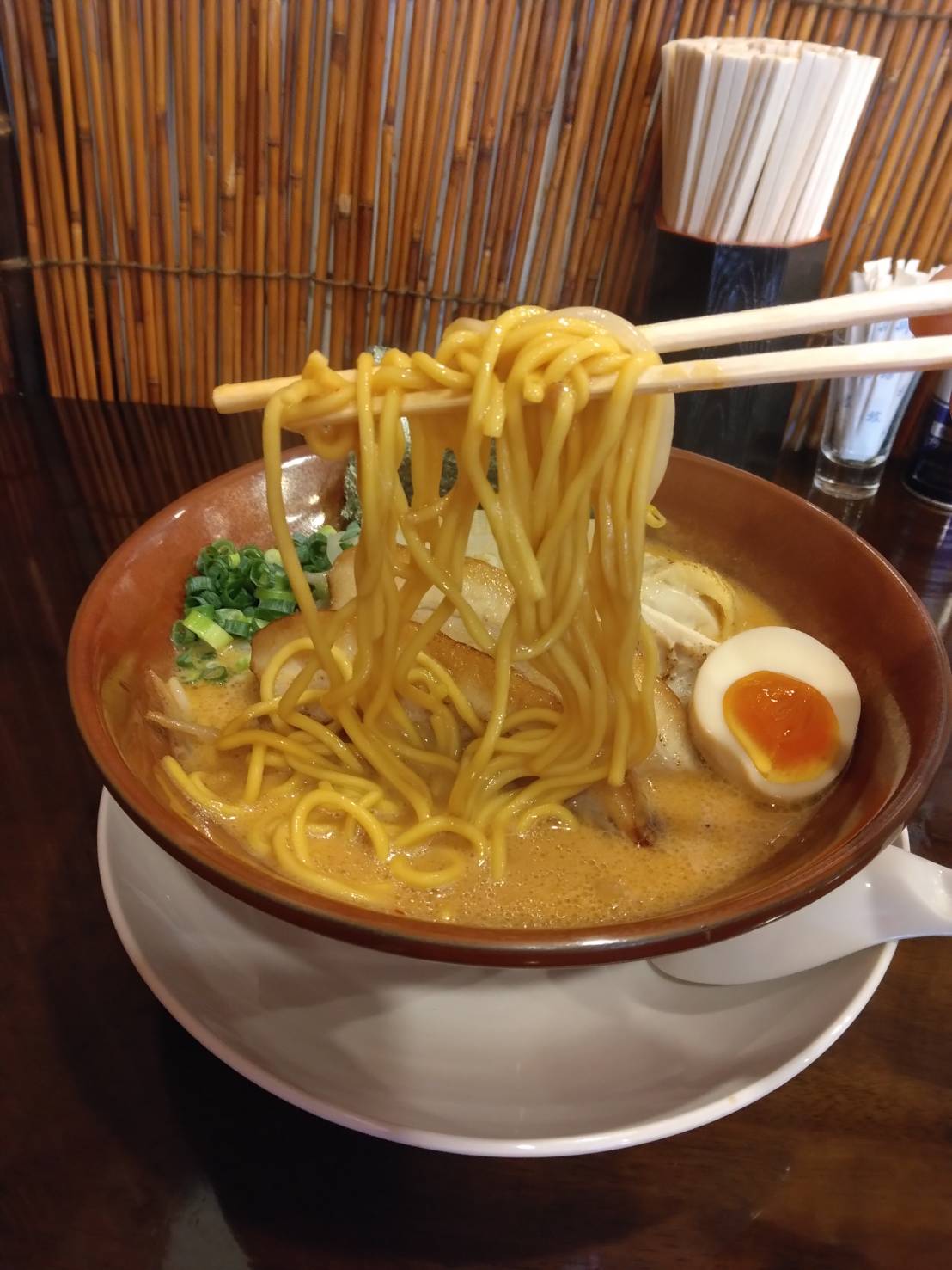 江東区亀戸、らーめんなが田さん：特製(味噌大盛)・スープと麺