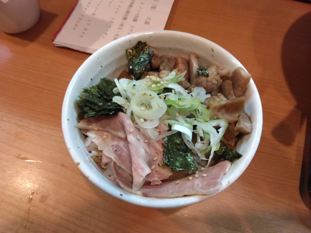 江東区亀戸、亀戸拉麺さん：チャーシュー丼