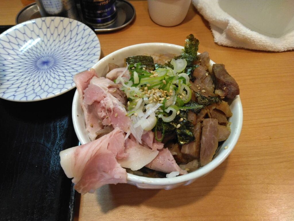 江東区亀戸、亀戸拉麺さん：チャーシュー丼