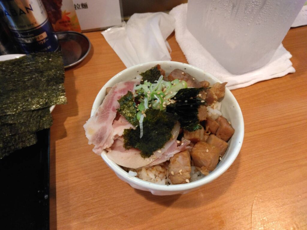 江東区亀戸、亀戸拉麺さん：チャーシュー丼